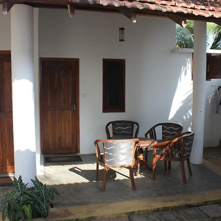 Sandy Beach Hotel Baie d'Arugam Chambre photo